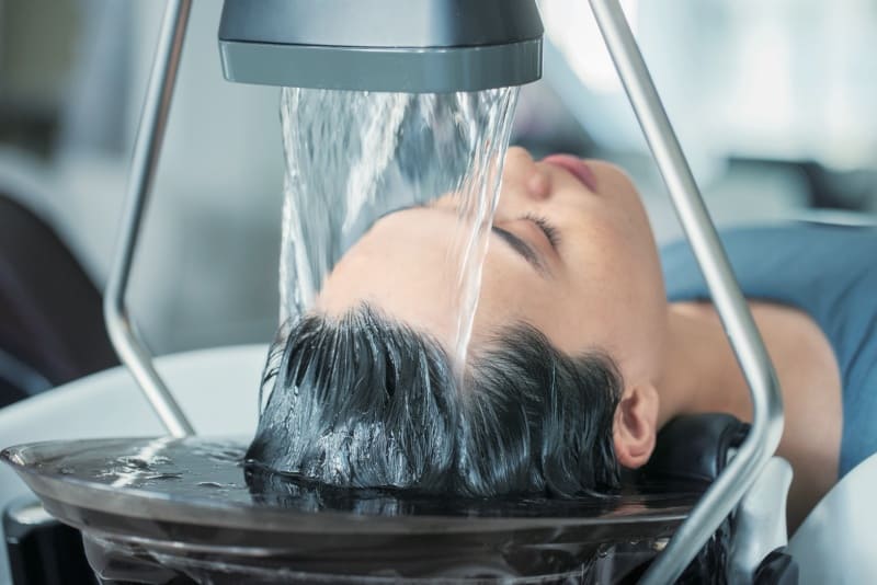 「かけ流し✕浸け込み」が叶える5分間の新体感 頭浸浴